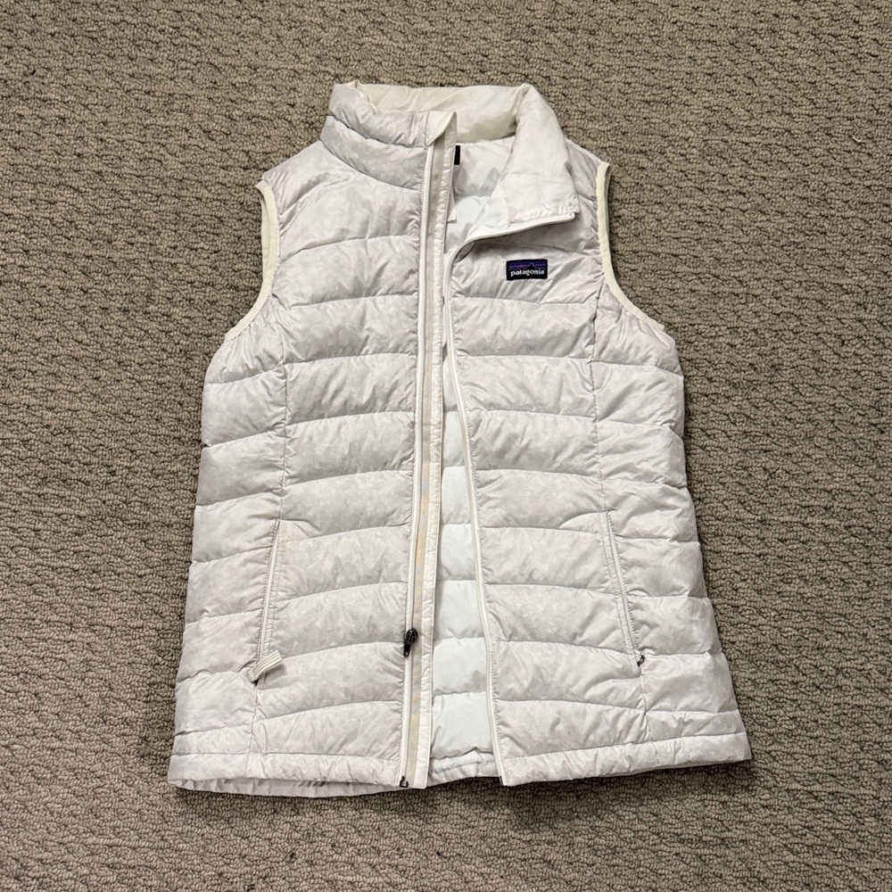 Patagonia Light Gray Quilted Vest